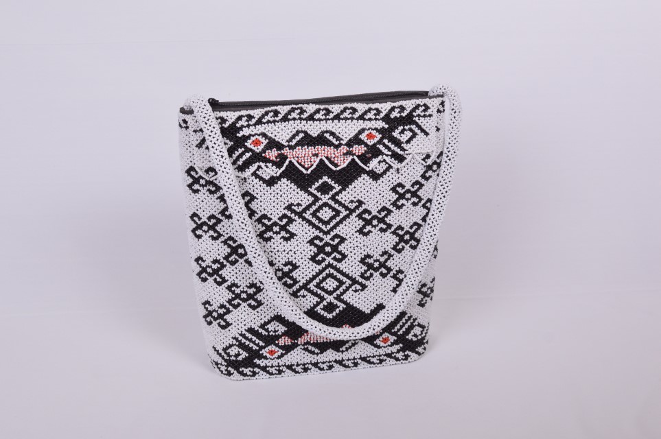 Traditional Handmade Manik Borneo Handbag (White) 